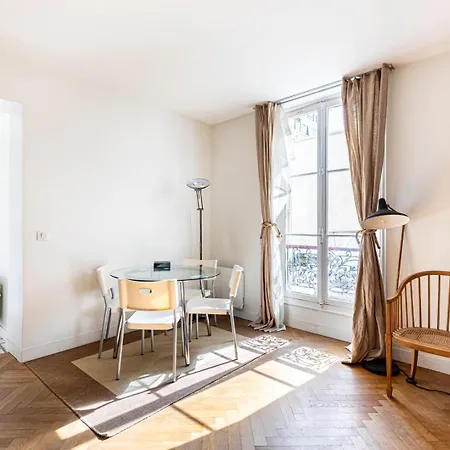 Guestready - Sunlit Serenity Near Montmartre Apartment *