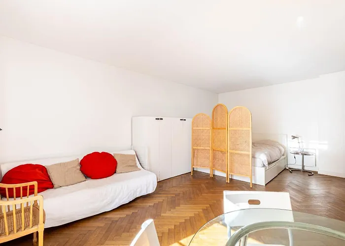 Guestready - Sunlit Serenity Near Montmartre Appartement Parijs