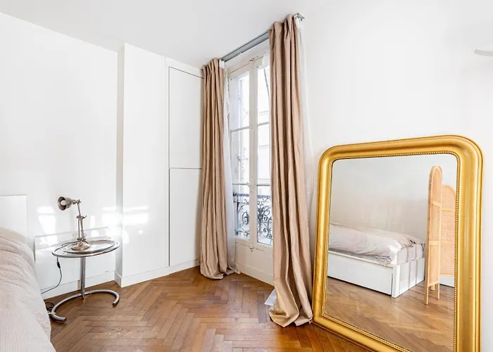 Guestready - Sunlit Serenity Near Montmartre Appartement Parijs